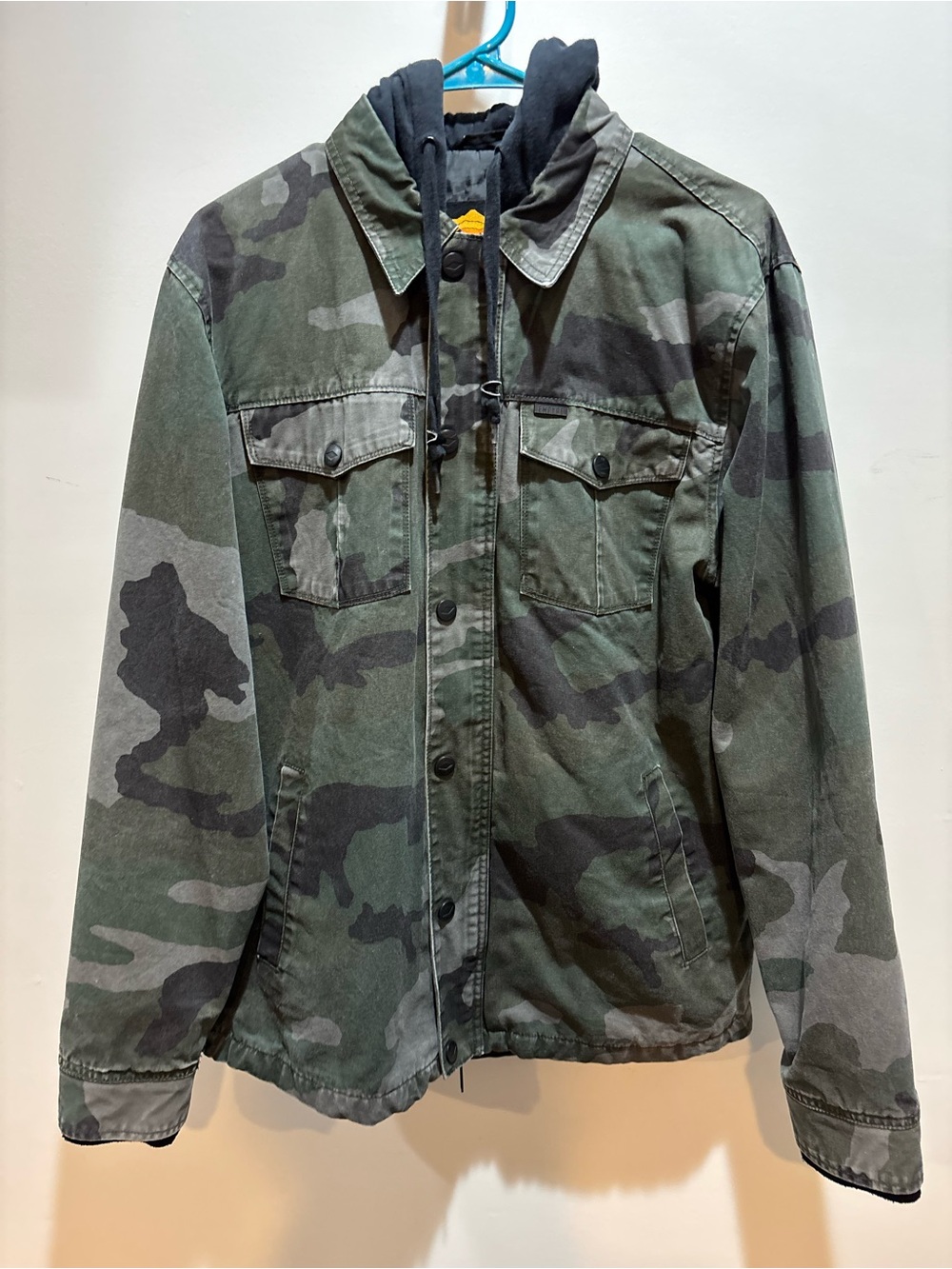 Men's Camouflage Hooded Utility Jacket - Green Camo zipper does not work
